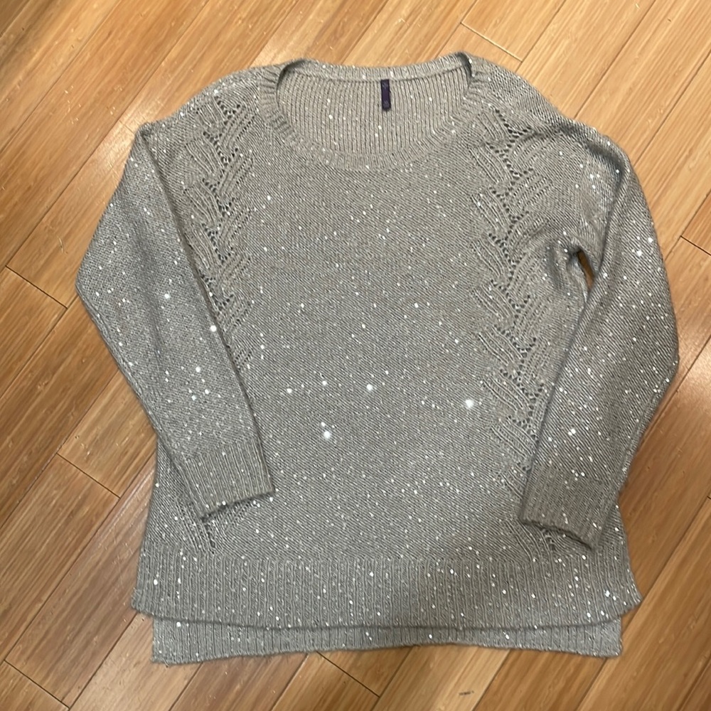 Like New! NYDJ Grey Sparkly ✨ Sweater Size Medium